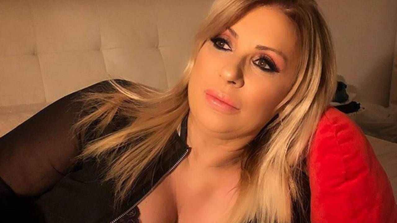 Tina Cipollari capodanno di passione insieme a un uomo