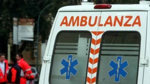 RAGAZZINI SEQUESTRANO AMBULANZA