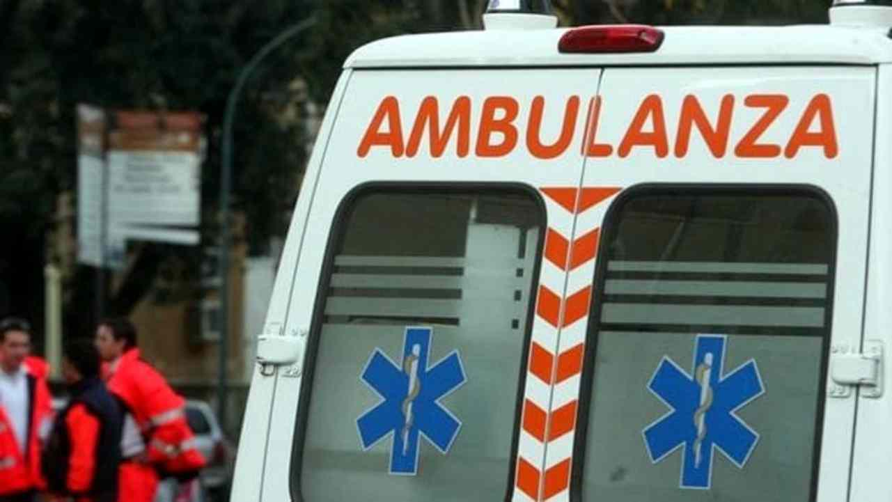 RAGAZZINI SEQUESTRANO AMBULANZA