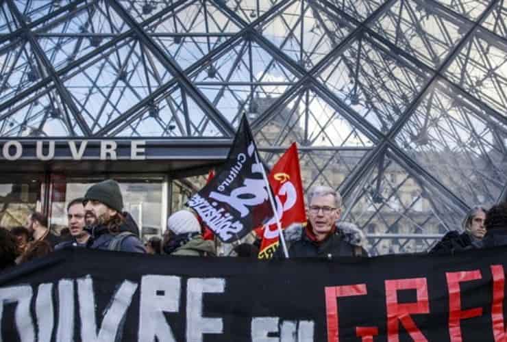 manifestazioni Louvre Parigi