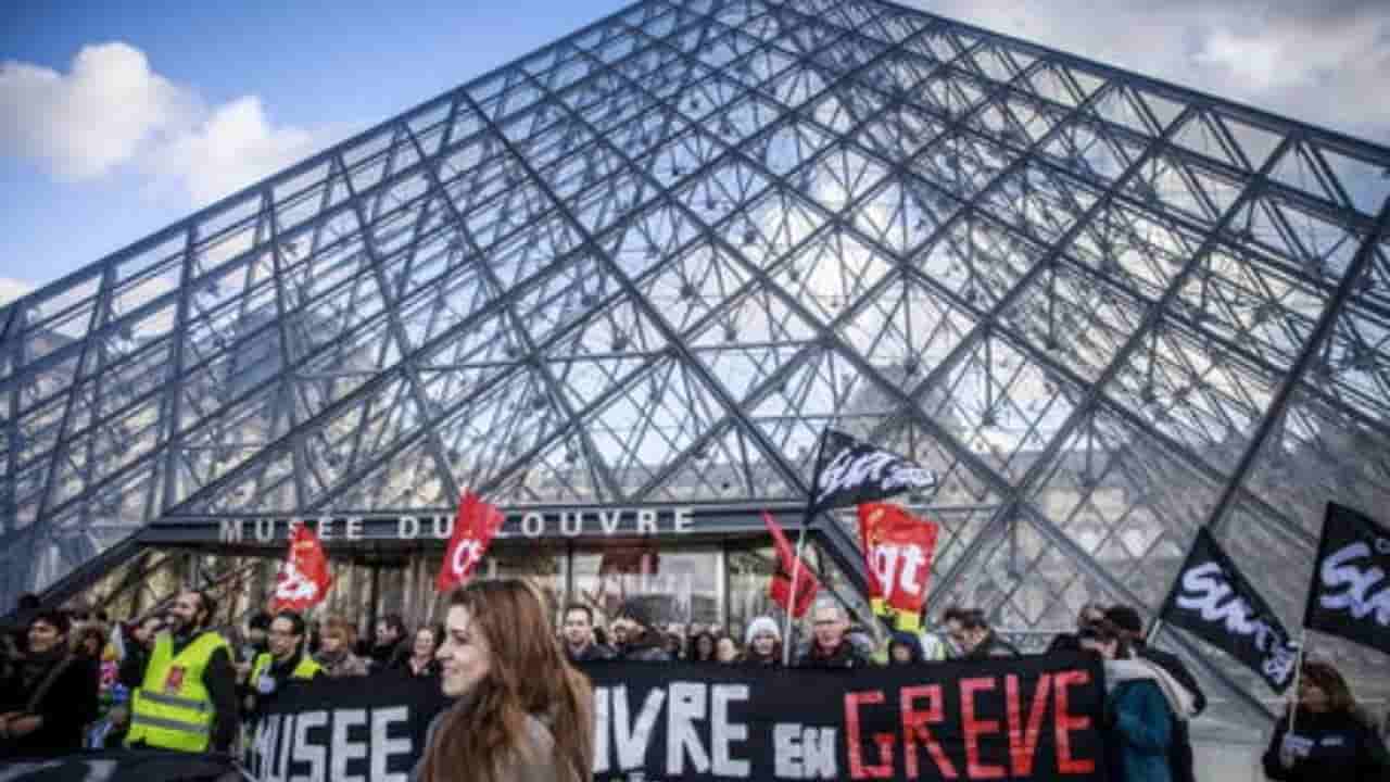 manifestazioni Parigi Louvre