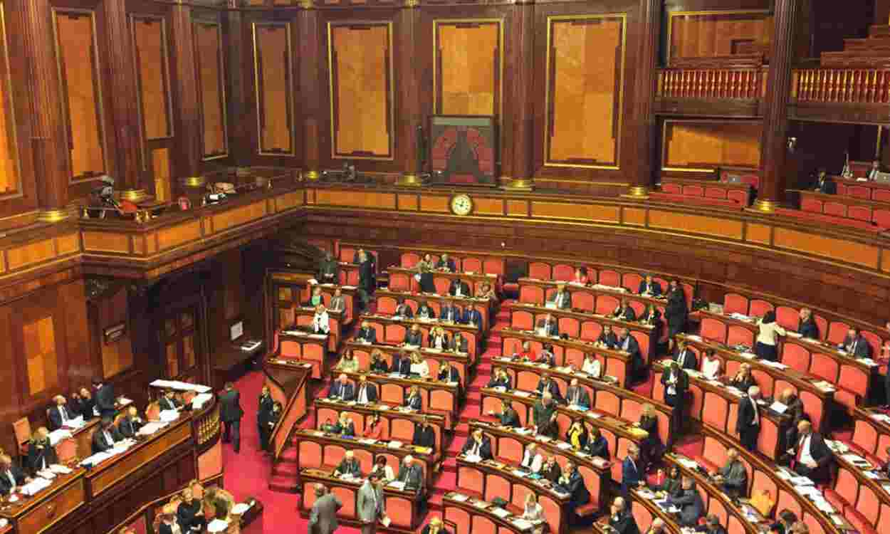 senato si restiutisce pensioni d'oro