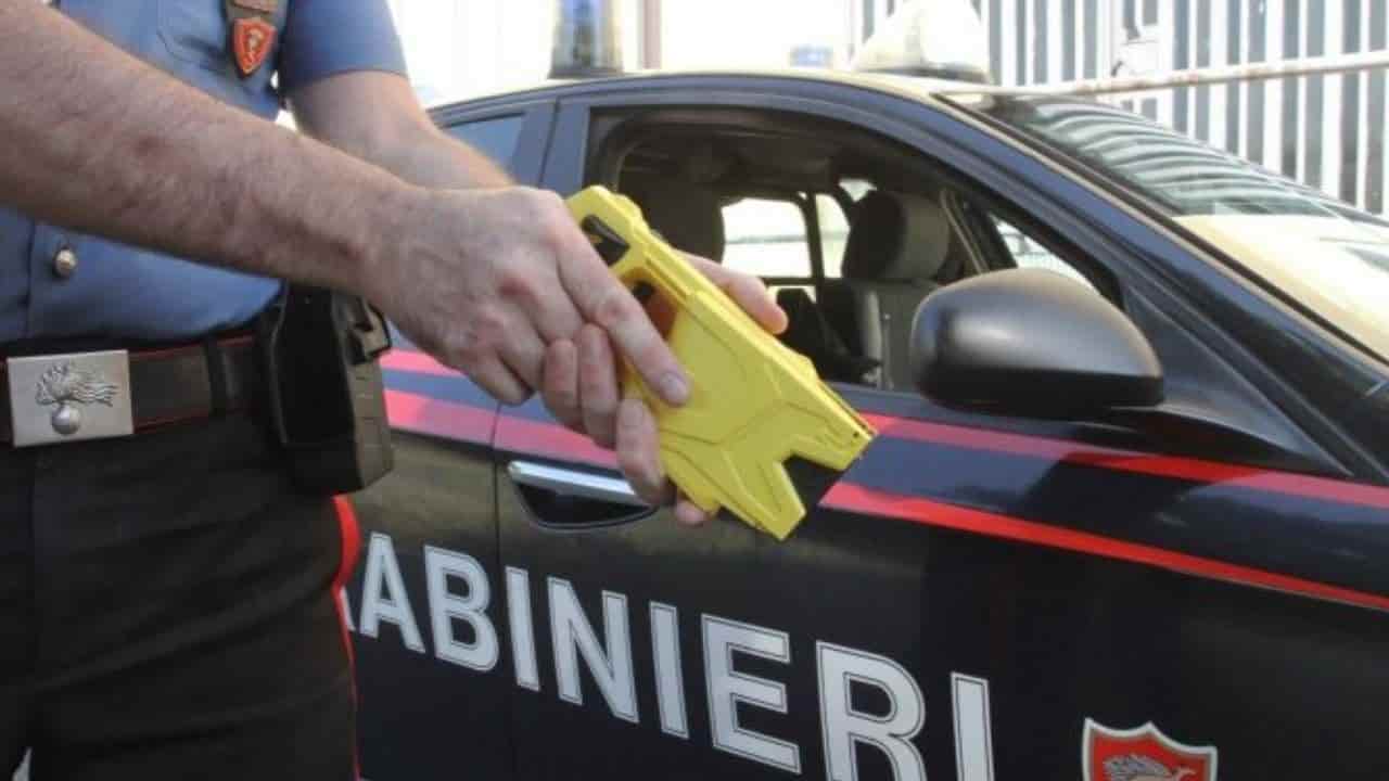 taser carabinieri polizia