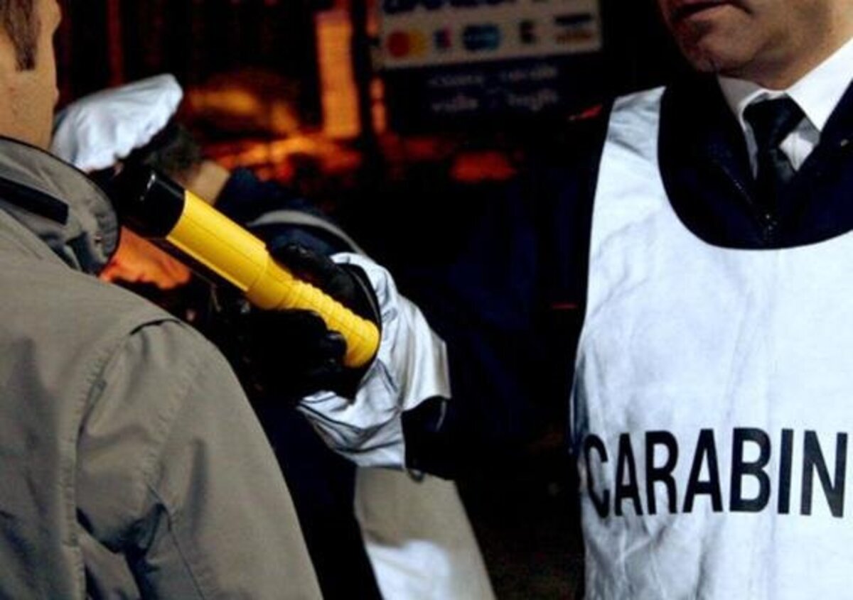 CORONAVIRUS SOSPESI CONTROLLI ETILOMETRO