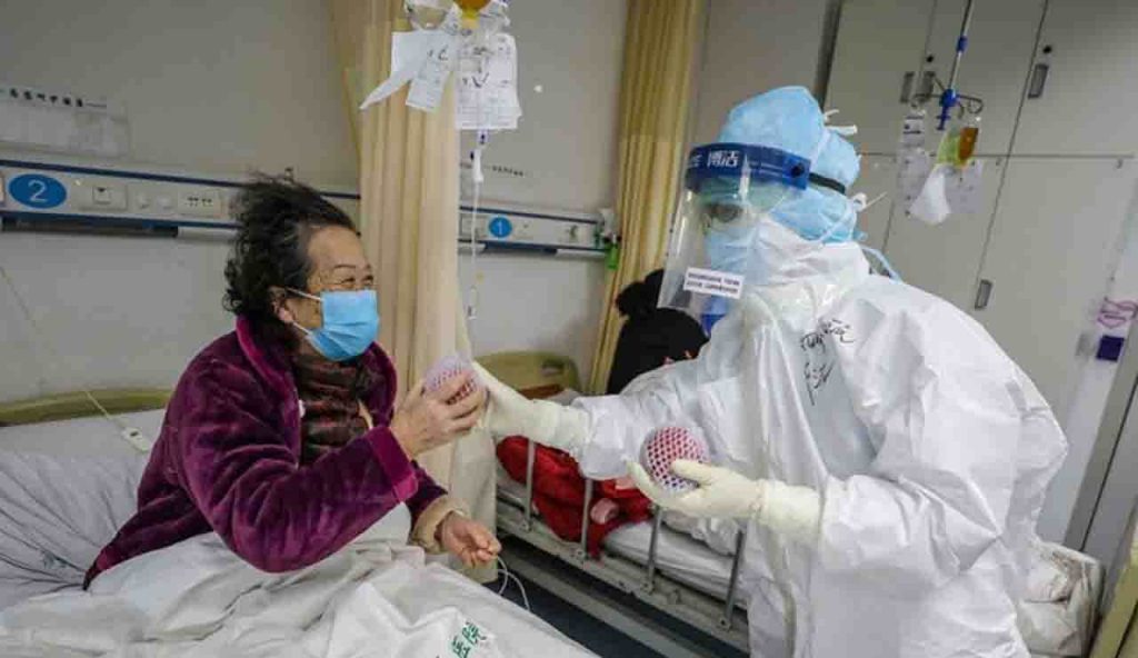 Coronavirus: 1765 morti in Cina. Nuove ipotesi sulla genesi del virus