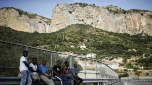 Arrestati 10 passeur al confine con Ventimiglia