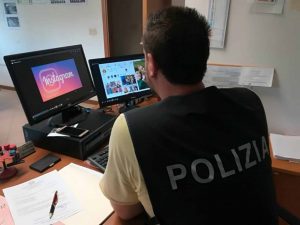 violenza su minore adescato su web