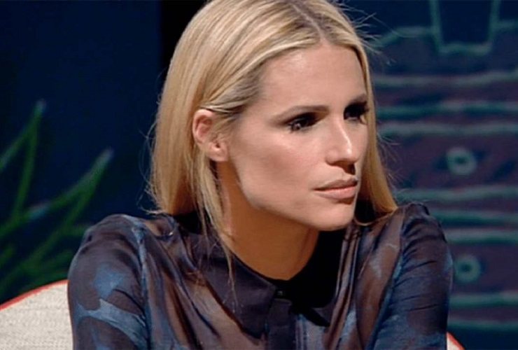 Michelle Hunziker occhi chiusi