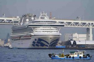 usa si riprendono connazionali su nave giapponese