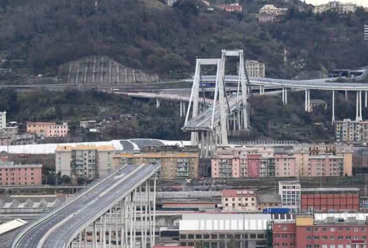 Ponte Morandi - Toscani fotografo Benetton