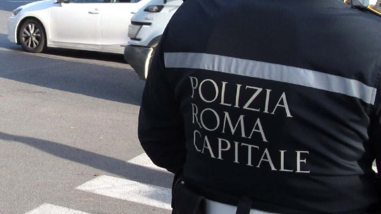 Roma ritrovato cadavere sponde Tevere