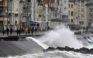 tempesta ciara in francia paura in italia