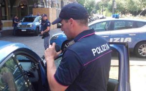 18 enne arrestato per violenza su madre
