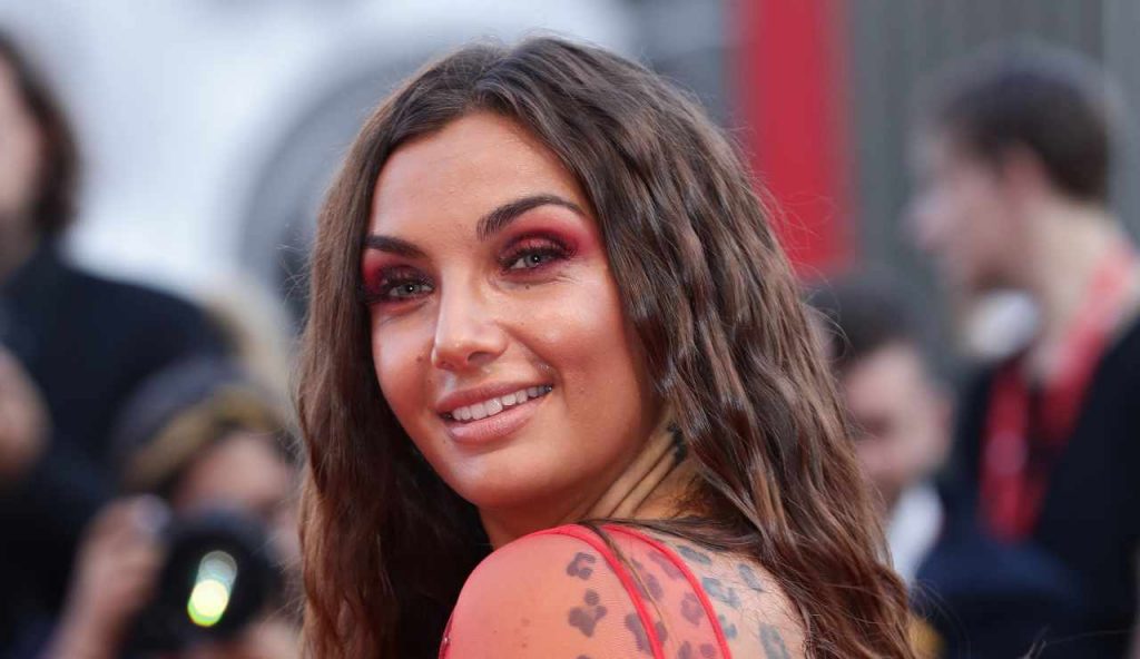 Conoscete Luisa, la mamma di Elettra Lamborghini? Due gocce d’acqua… [FOTO]