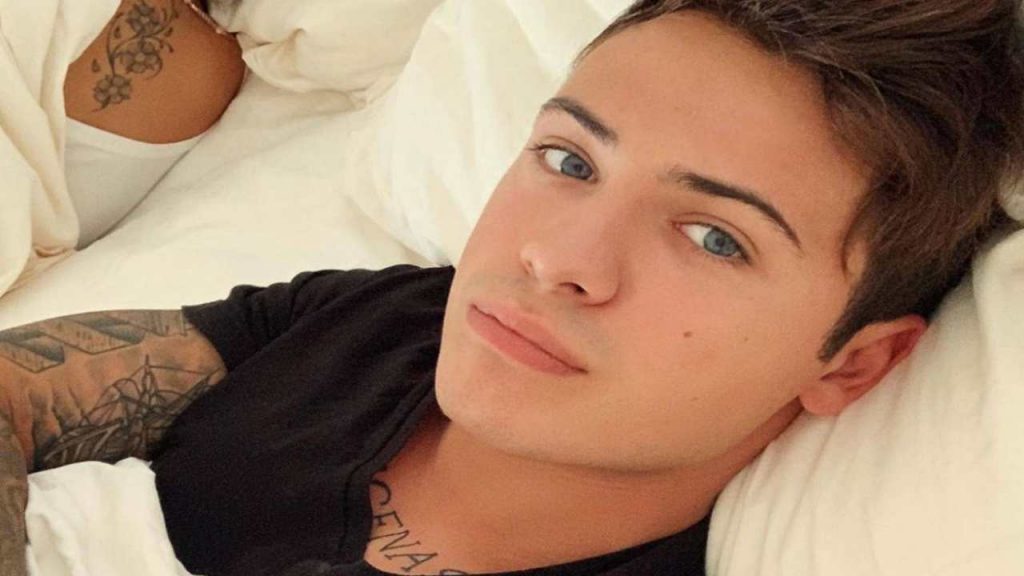 Federico Rossi è stato operato | Preoccupazione per Paola Di Benedetto al GF Vip
