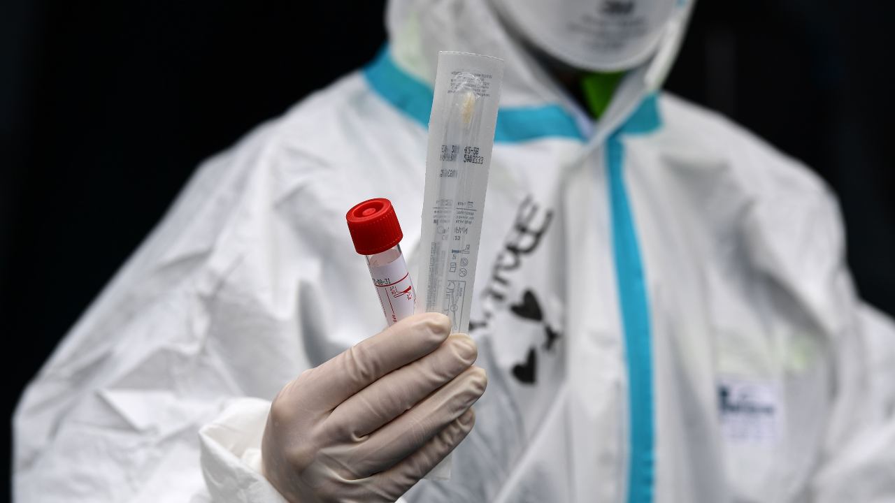 Coronavirus, bimba di 15 mesi positiva ai test: ricoverata (GettyImages)