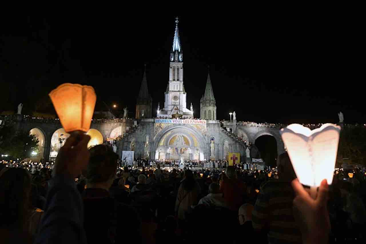 Coronavirus, il santuario di Lourdes chiude per la prima volta nella storia (Getty) - meteoweek.com 
