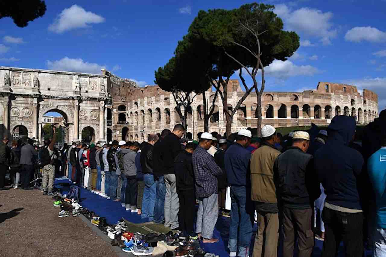 Coronavirus la Grande moschea di Roma si ferma (Getty) - meteoweek.com