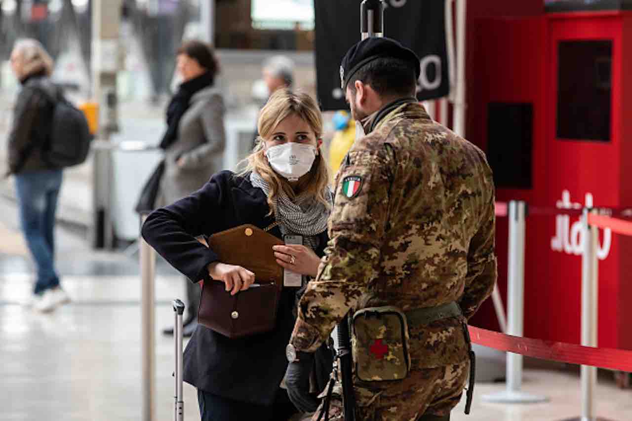 Coronavirus, respinti alla stazione di Milano viaggiatori diretti a sud (Getty) - meteoweek.com