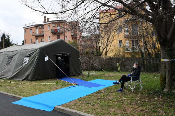 coronavirus milano ospedale da campo