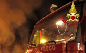 INCENDIO A PRATO UN MORTO