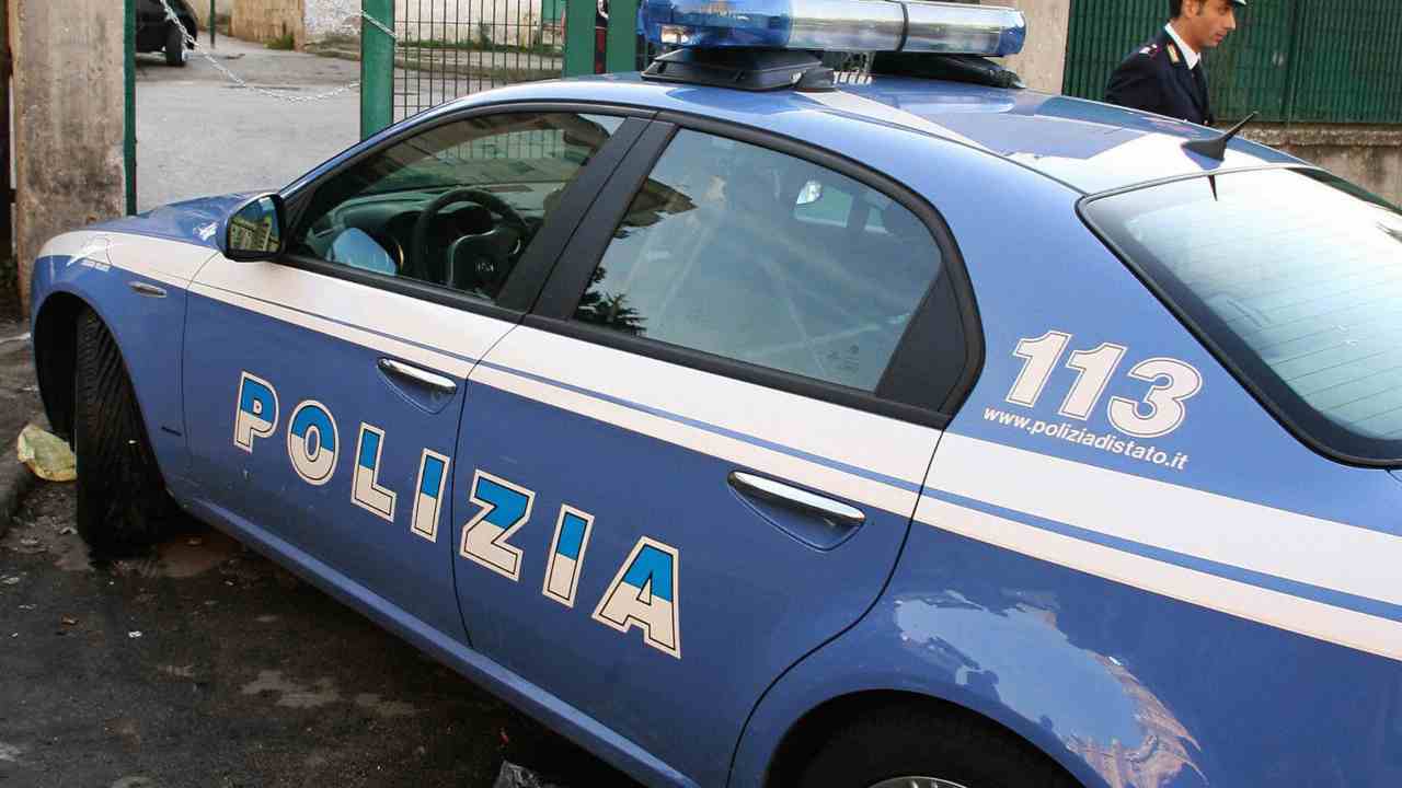 Coronavirus, funerali 15enne Napoli: tensioni corteo-polizia