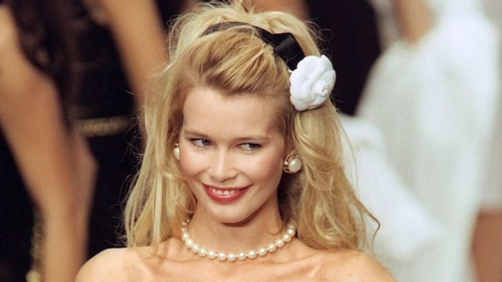 Claudia Schiffer la ricordate così? Eccola 50enne [FOTO]