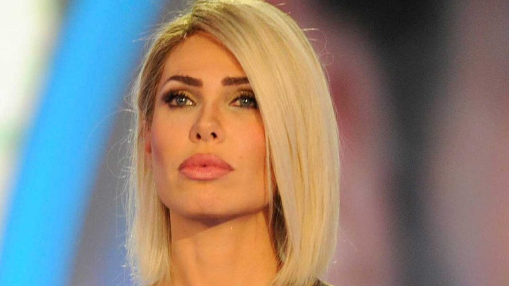 Ilary Blasi, conoscete la sorella minore? Melory è la sua fotocopia [FOTO]
