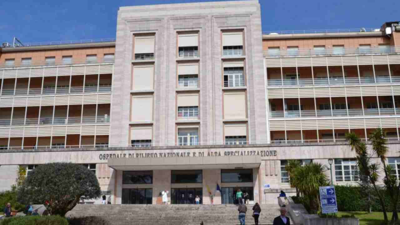 ospedale napoli sputo