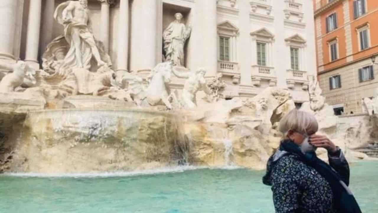 roma coronavirus - fontana di trevi