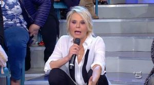 Maria De Filippi lancia il microfono