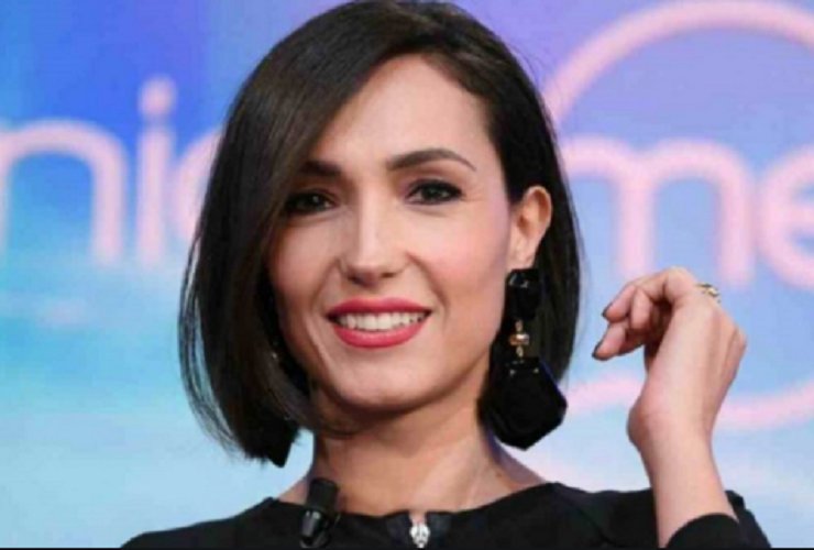 La conduttrice nella sua trasmissione - meteoweek