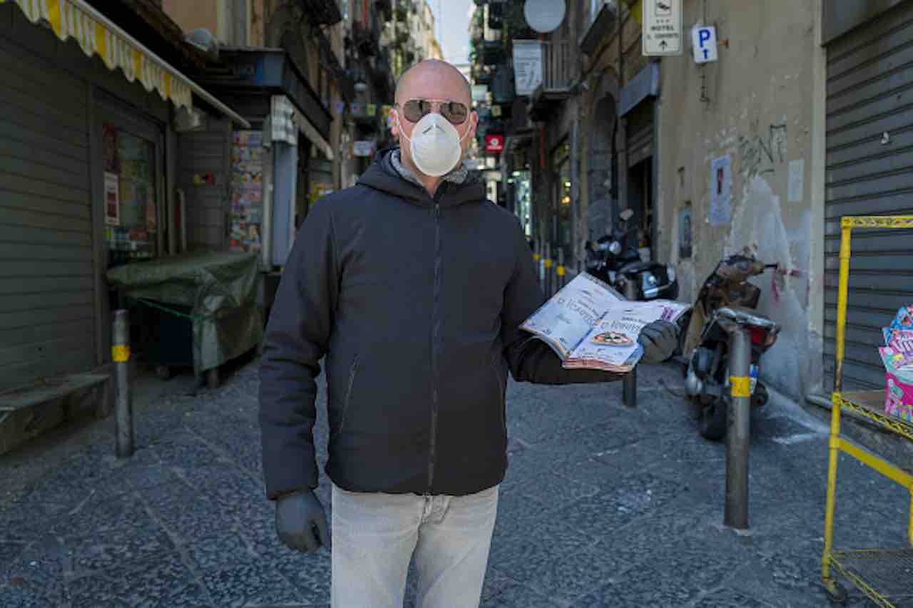 Coronavirus, come sarà la riapertura di ristoranti, negozi e trasporti (Getty) - meteoweek.com