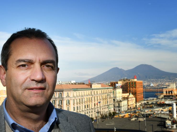 Coronavirus, De Magistris denuncia: "Assembramenti a Napoli? Pregiudizi" 