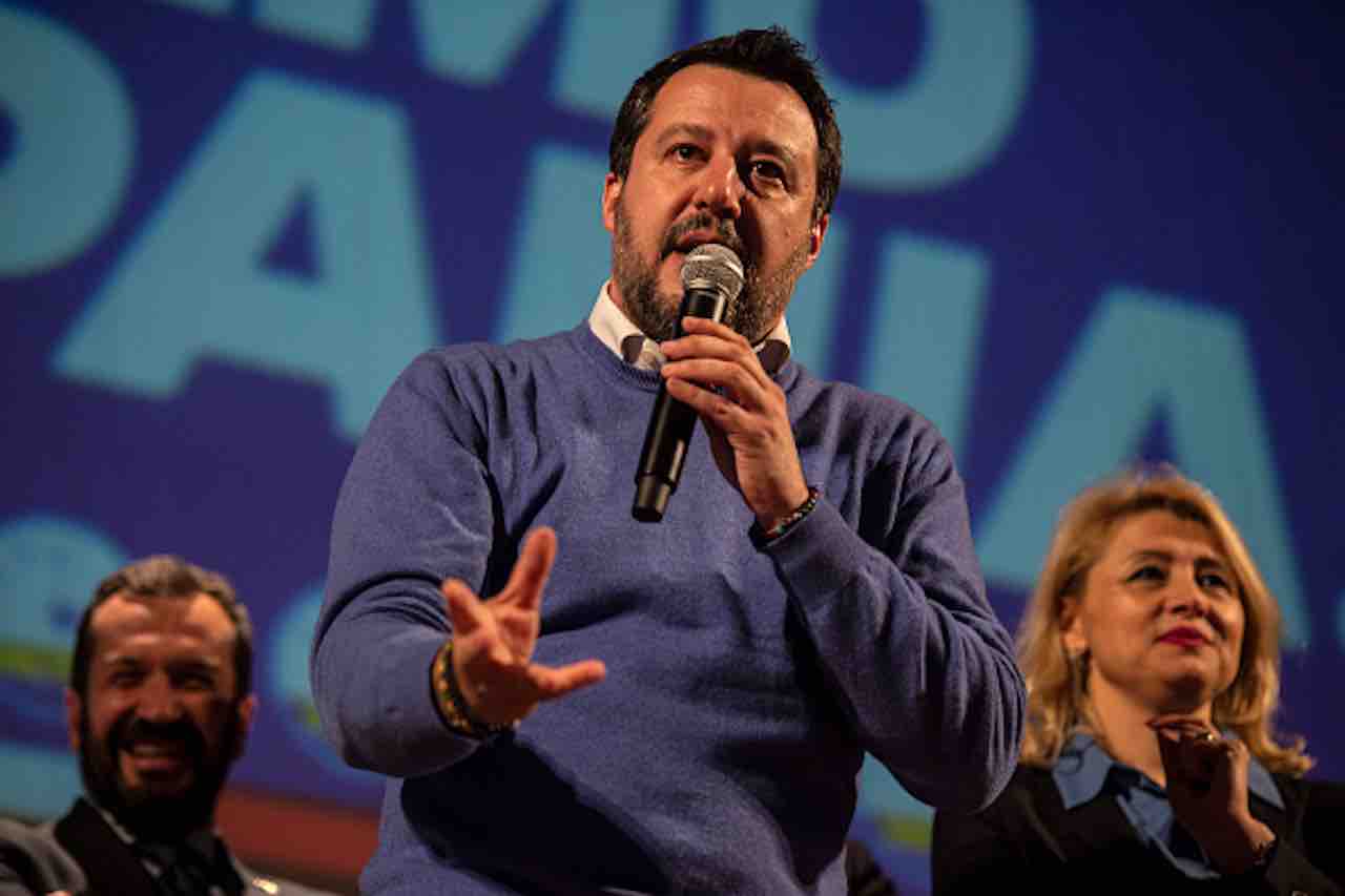 Dl aprile, Salvini- eliminare incompatibilità tra bonus e assegni d'invalidità (Getty) - meteoweek.com