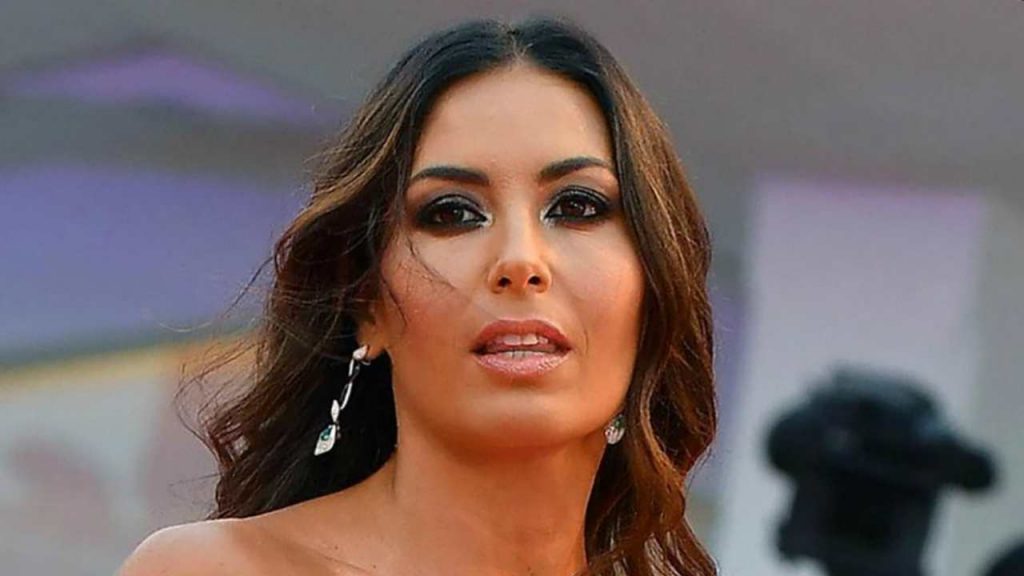 Elisabetta Gregoraci si mostra senza trucco | 40enne al naturale [FOTO]
