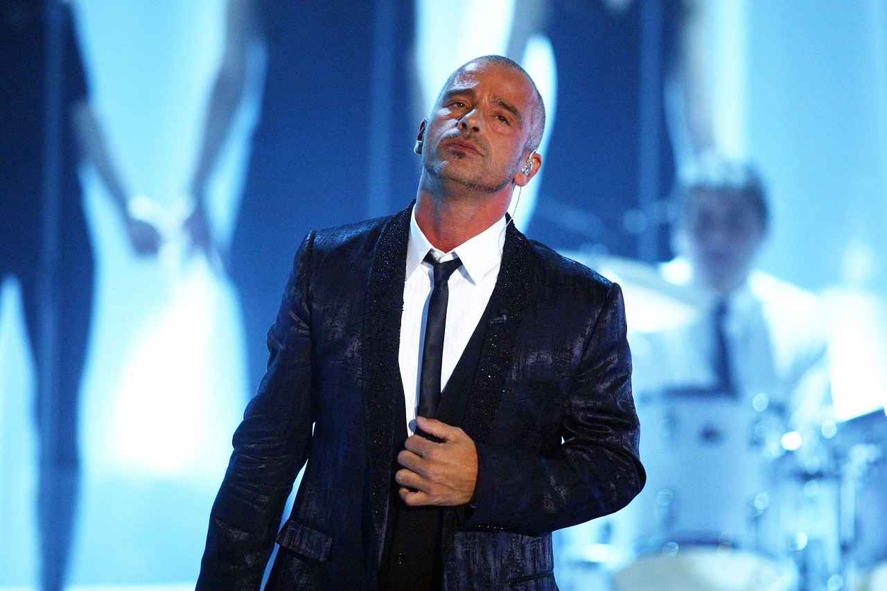 Eros Ramazzotti prende le distanze