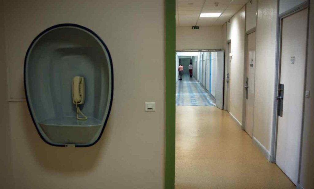 Coronavirus, disastro in residenza psichiatrica a Genova: 38 positivi su 40