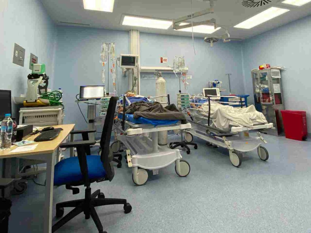 Coronavirus: sperimentato congegno che aiuta due pazienti a respirare da singolo ventilatore