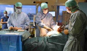 raschiamento medici indagati