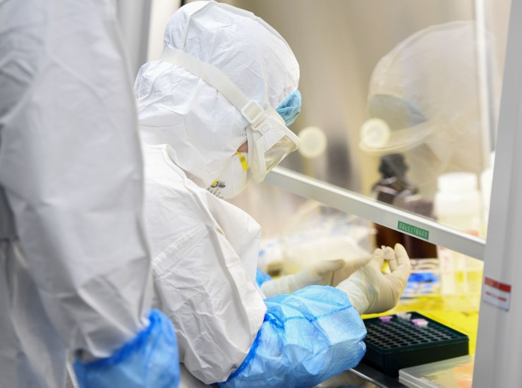 Coronavirus creato in laboratorio a Wuhan? I servizi segreti indagano