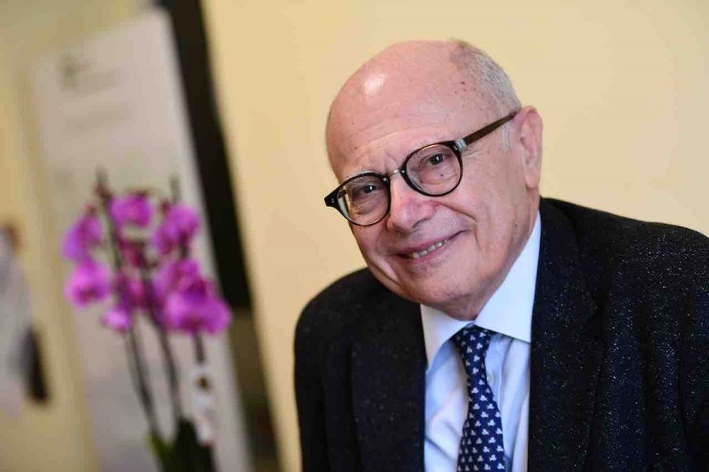 Coronavirus, secondo Massimo Galli è rischioso riaprire le aziende in Lombardia