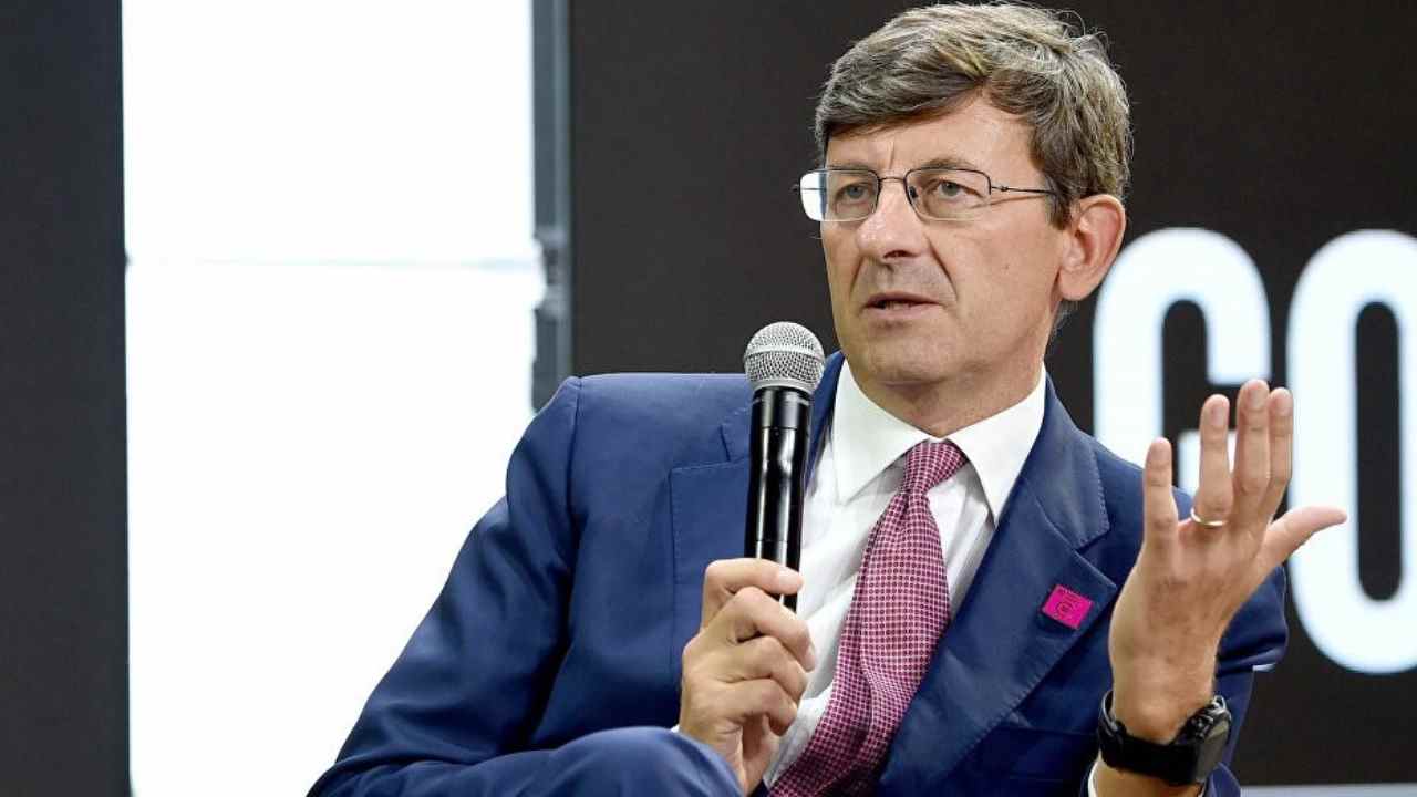 Vittorio Colao chi è | carriera e vita privata dell'ex amministratore Vodafone - meteoweek