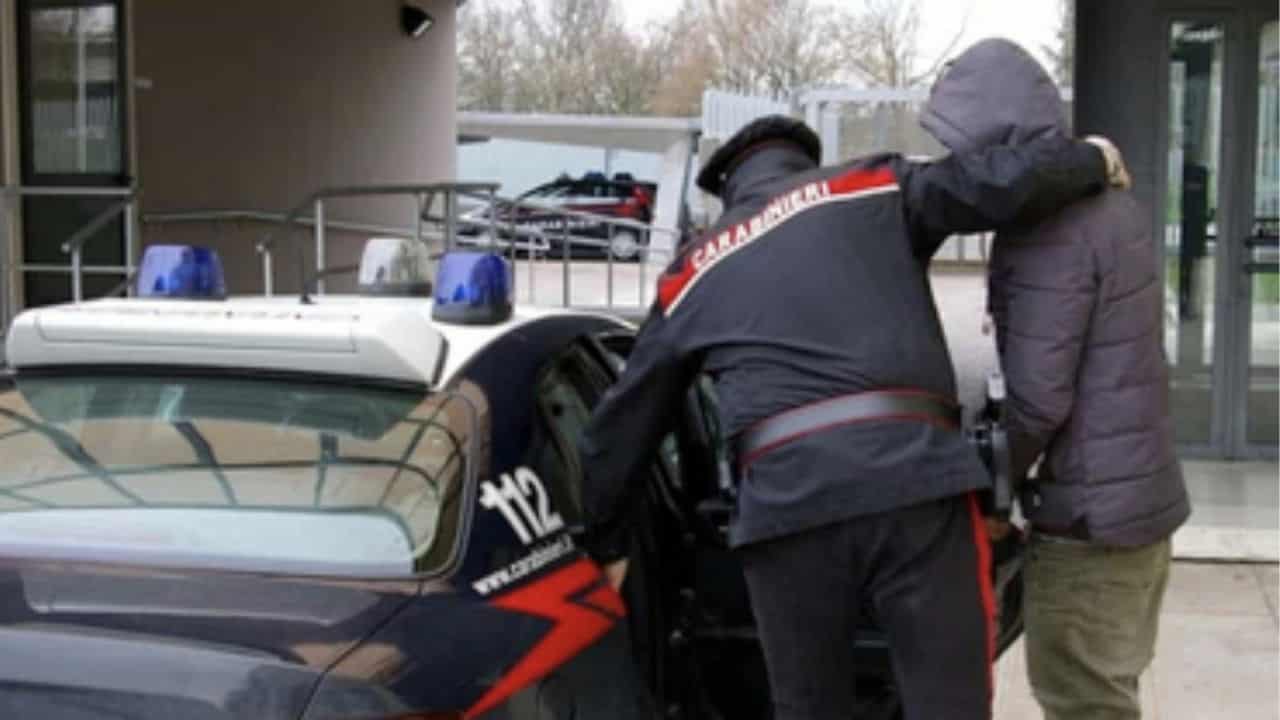 ivrea arrestato 37enne sigarette