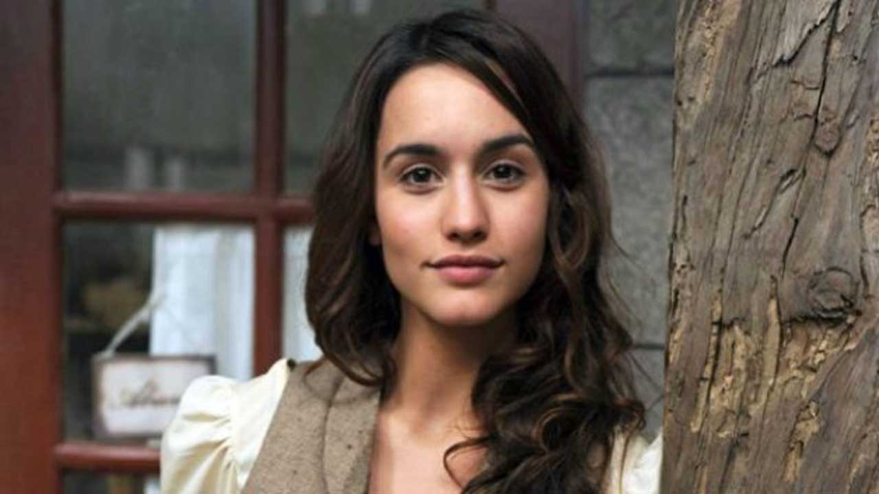 Megan Montaner Megan Montaner