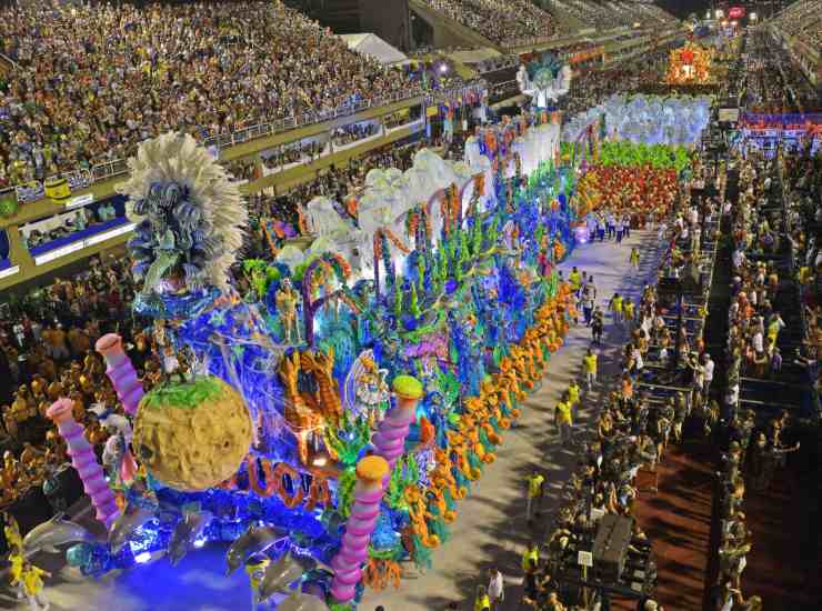 Covid, Brasile: primo focolaio Carnevale di Rio. Ecco il vero paziente zero 