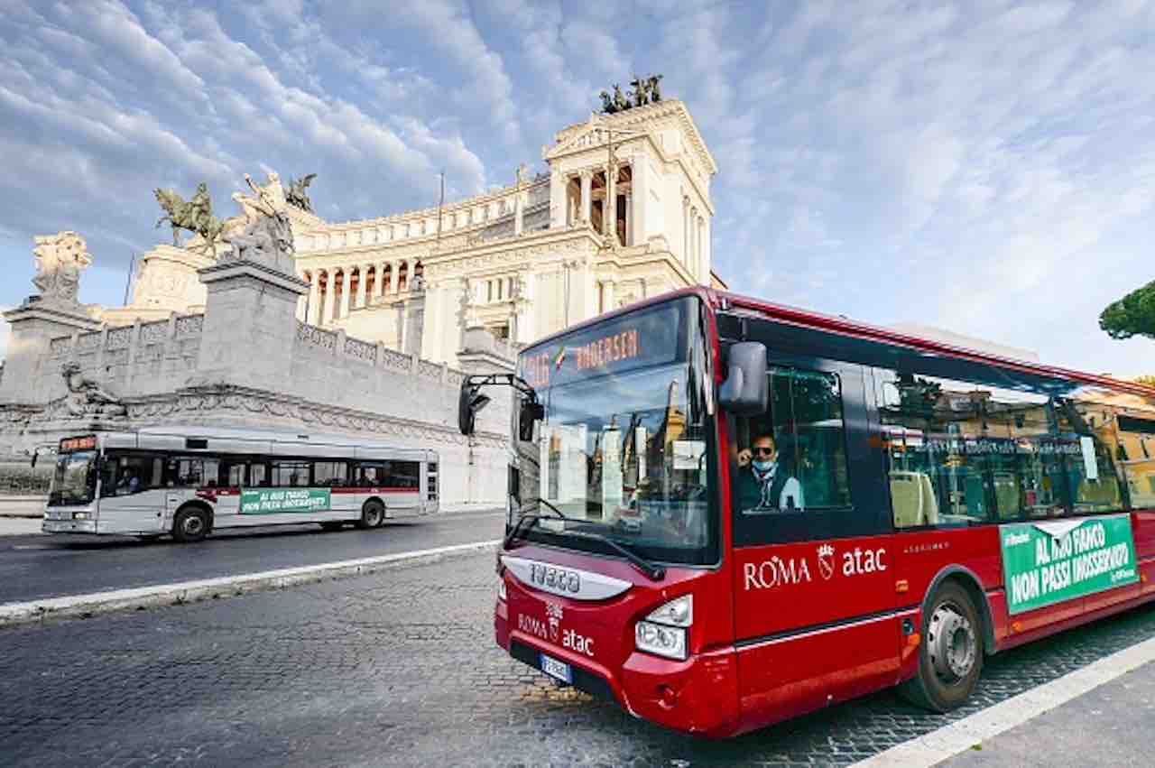 Fase 2- La Regione Lazio stabilisce le sue regole, tra le quali l'obbligo della Mascherina (Getty) - meteoweek.com (Getty) - meteoweek.com