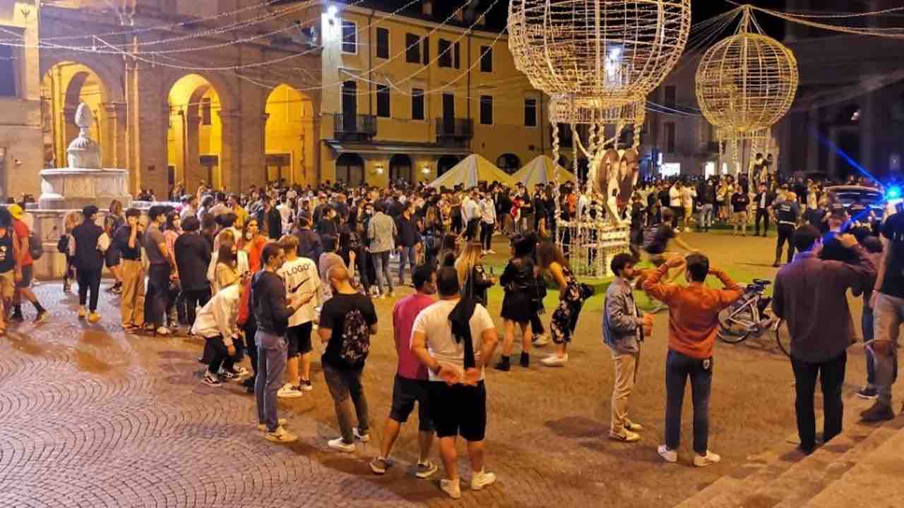 Fase 2, movida- Comune di Rimini pronto alla chiusura anticipata dei locali - meteoweek.com