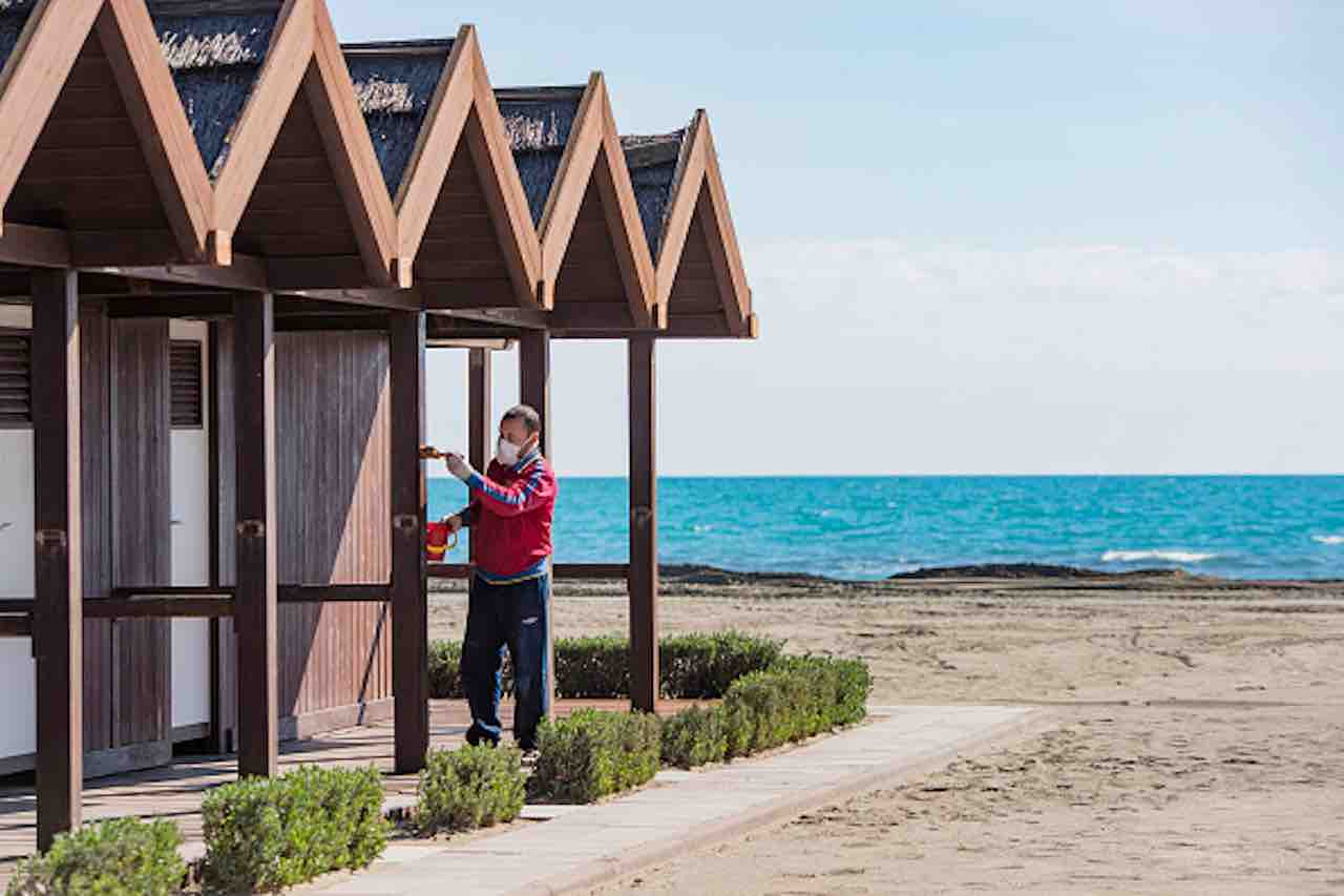 Spiagge, le regole per andare in vacanza- test sierologico e tracciamento (Getty) - meteoweek.com