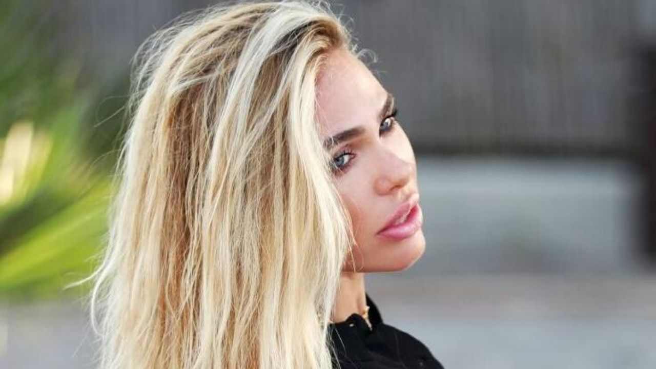 Ilary Blasi dal parrucchiere: il look della moglie di Totti è fantastico  FOTO